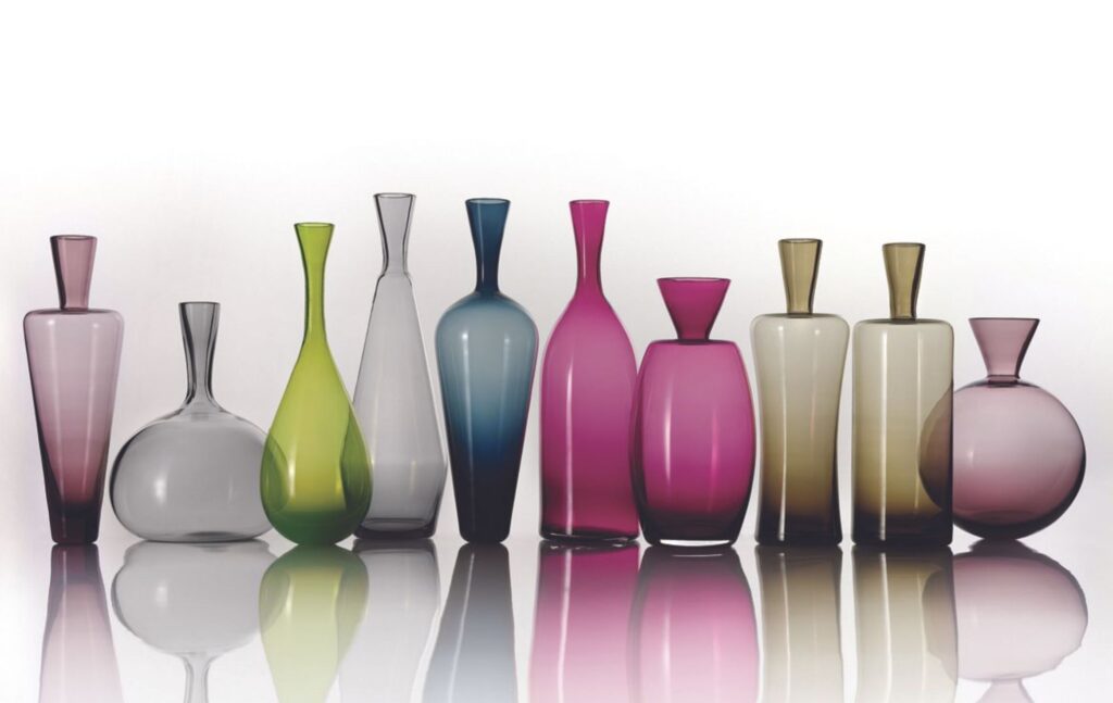 Bottiglie geometriche della collezione Morandi 2010  Vetro